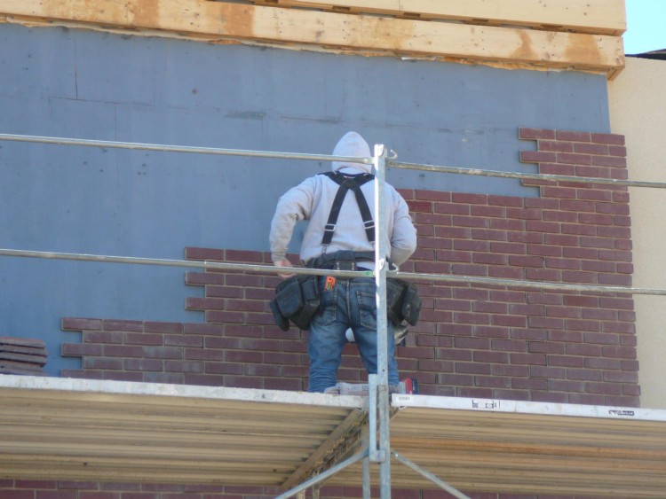 Exterior view of Red Robin Family Restaurant